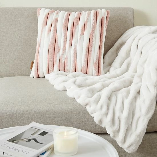 Koolaburra by UGG Sadie Faux Fur Throw Pillow Navy Koolaburra By UGG Sadie Faux Fur Throw Pillow Navy -Koolaburra shop unnamed file 1250