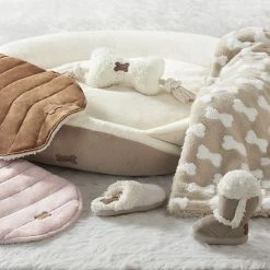 Koolaburra By UGG Hana Faux Fur Pet Bed -Koolaburra shop unnamed file 1365
