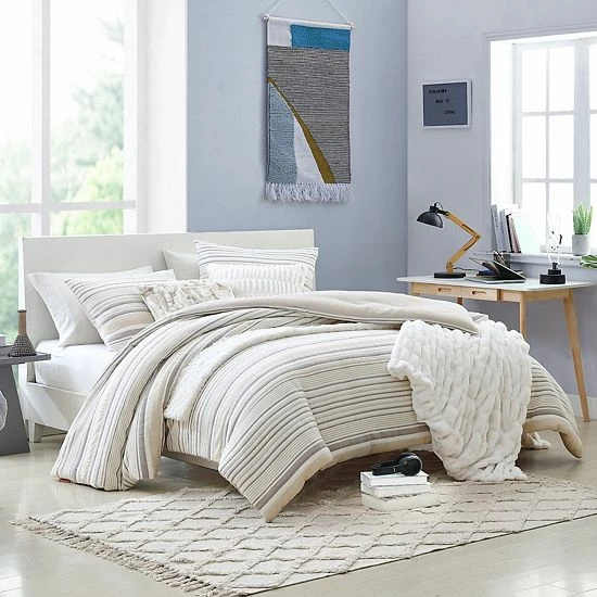 Koolaburra By UGG Ursa Comforter Set With Shams Blue Mirage 5 Koolaburra By UGG Ursa Comforter Set With Shams Blue Mirage - Image 5